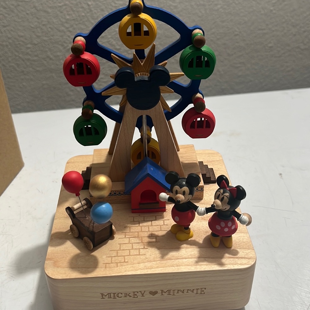 Disney Mickey and Minnie music box